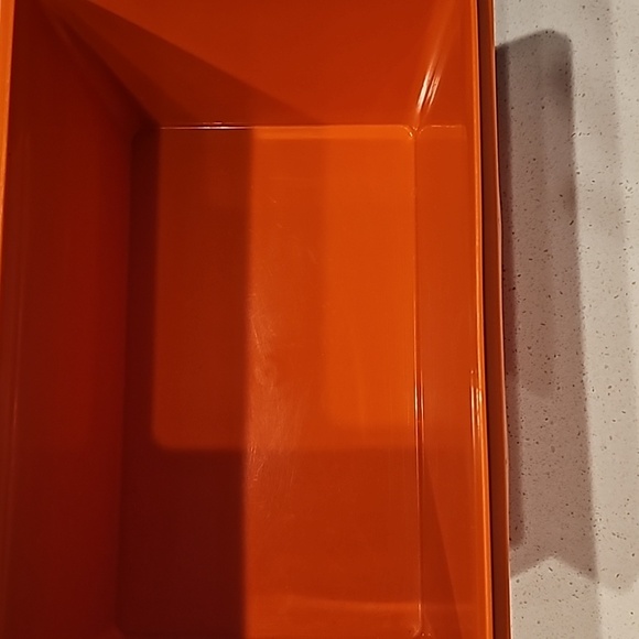 Tupperware - Picture 2 of 3